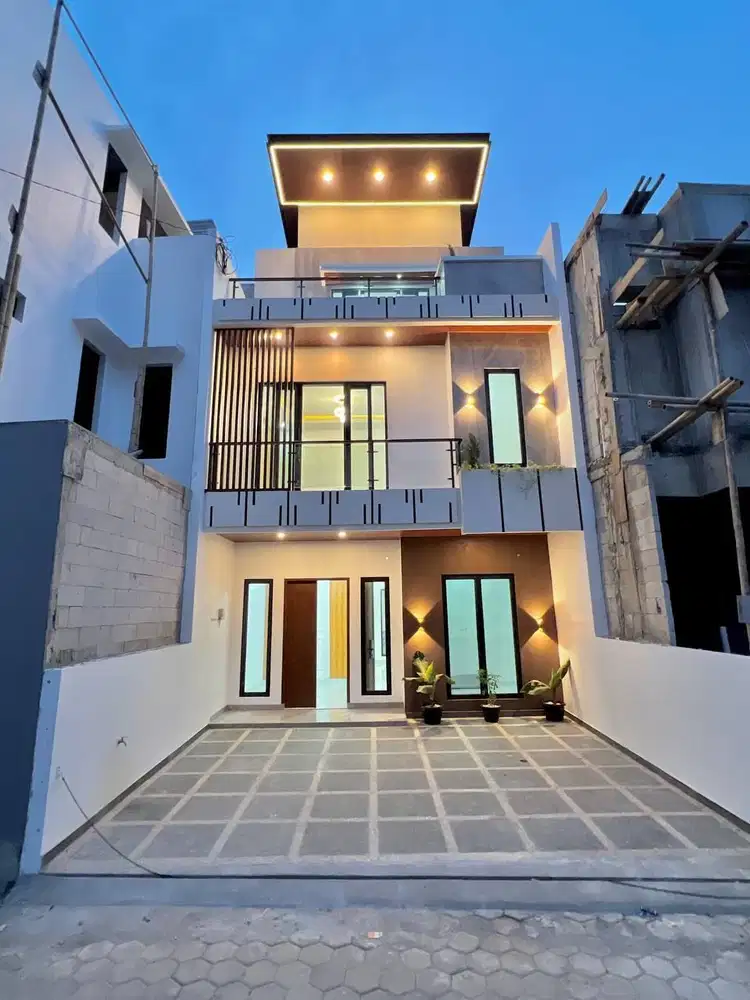 Jual rumah cluster pinggir jalan raya dekat Siap huni di Jaksel