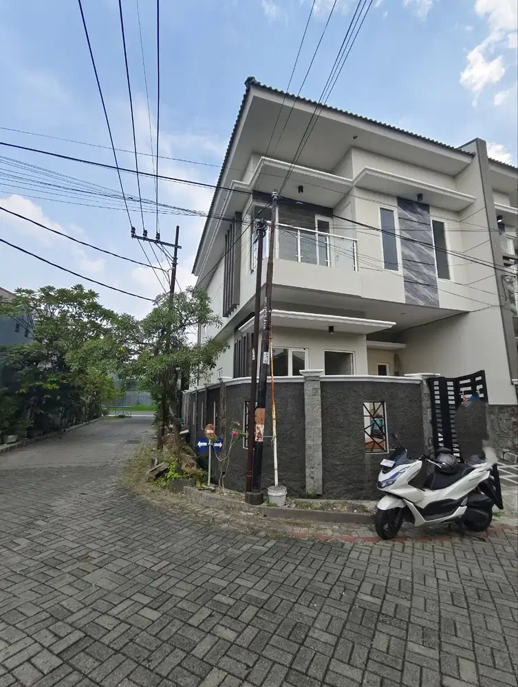 Rumah Cantik Sutorejo Surabaya