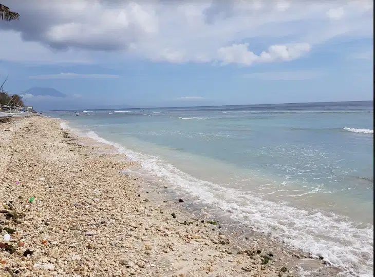 TANAH LOSS PANTAI DI NUSA PENIDA BALI