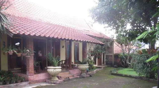 Dijual Rumah Halaman Luas Di Vila Mas Cinere