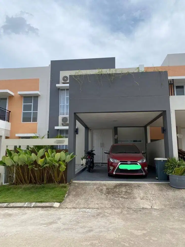 Dijual Rumah 2 lantai fully furnished & full renovasi di Grand maganda