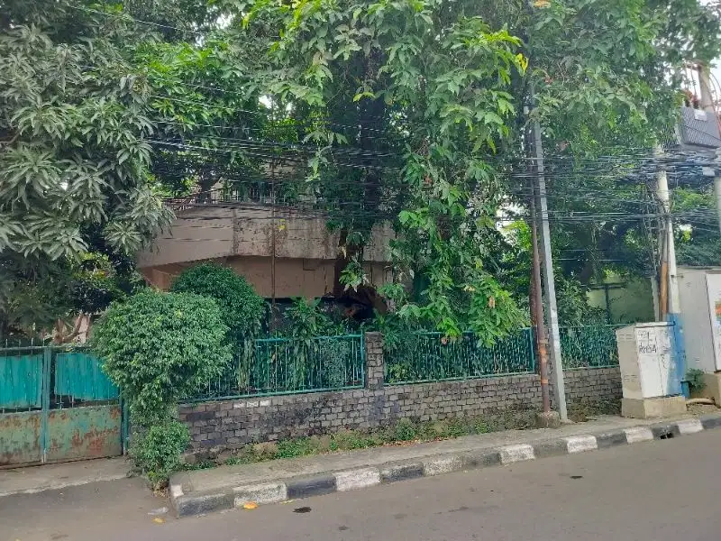 rumah lama huk 2 lantai Bisa klinik Atau kantor online Atau kuliner