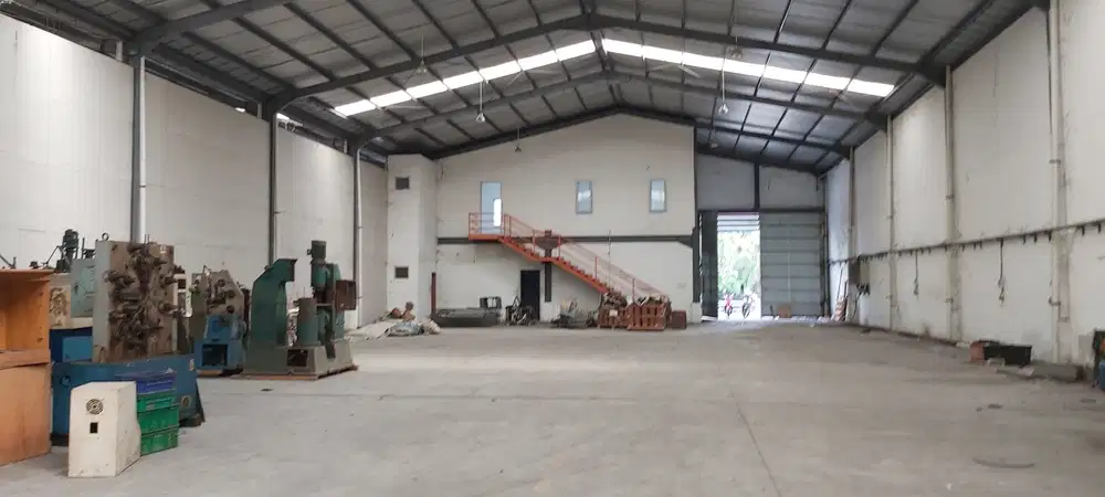 Sewa gudang/pbrk 1450m2 di kws industri di cikarang bekasi