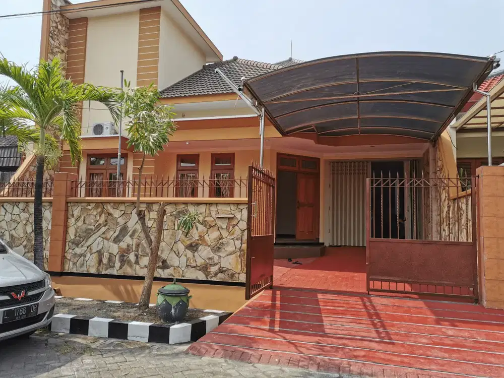 Disewakan rumah 2lt semi furnished 5KT Prapen Indah , Surabaya Selatan