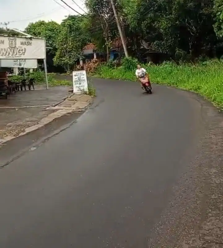 Tanah darat 1500 m2  SHM di jln utama Sasak panjang