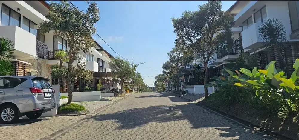 Rumaj mewah jalan 10 m tasikmadu dekat suhat dan kampus UB Unmuh