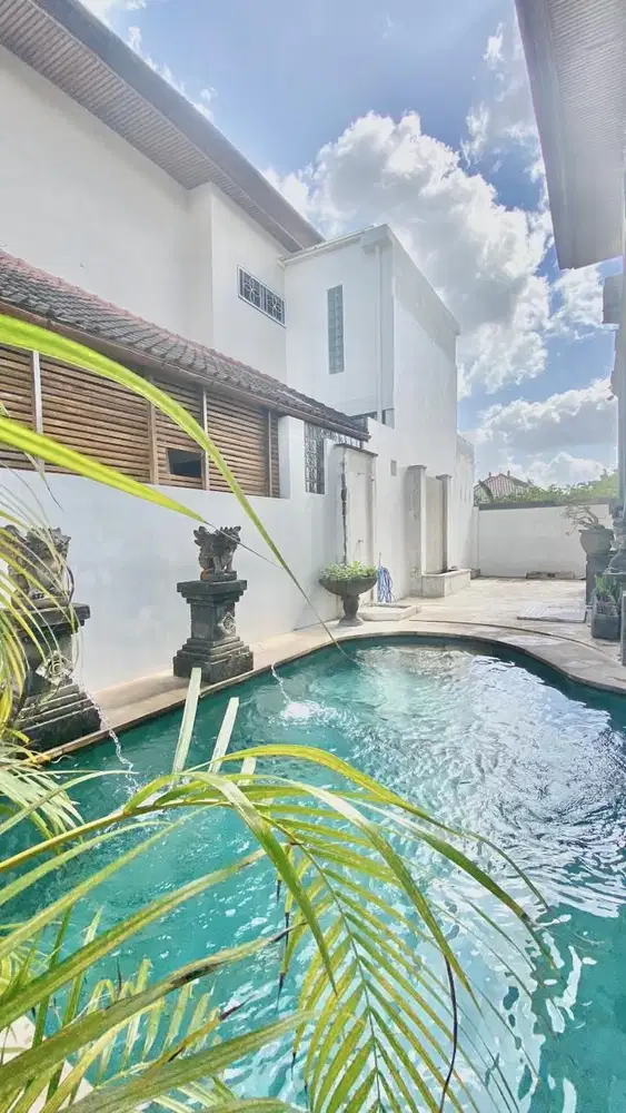 dijual villa lantai 2 pererenan