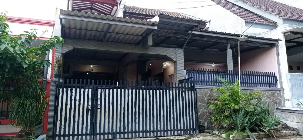 Dijual cepat rumah strategis dekat fasum Wisma Tropodo, Waru Sidoarjo