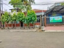 rumah lama 1 lnt lebar 15m Bisa semi kntr dan dekat jalur lrt