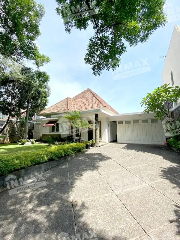 RUMAH VINTAGE JALAN BANDUNG MALANG,BAGUS,DEKAT SEKOLAH MAN 2,UMM 1