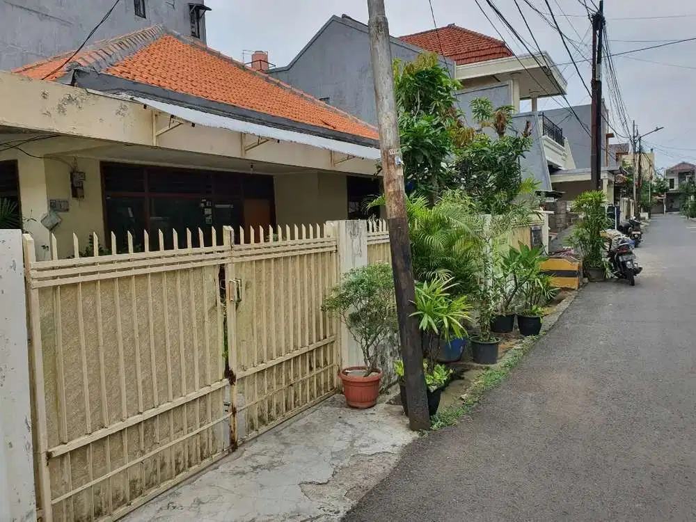 Rumah lama.aman dn tenang