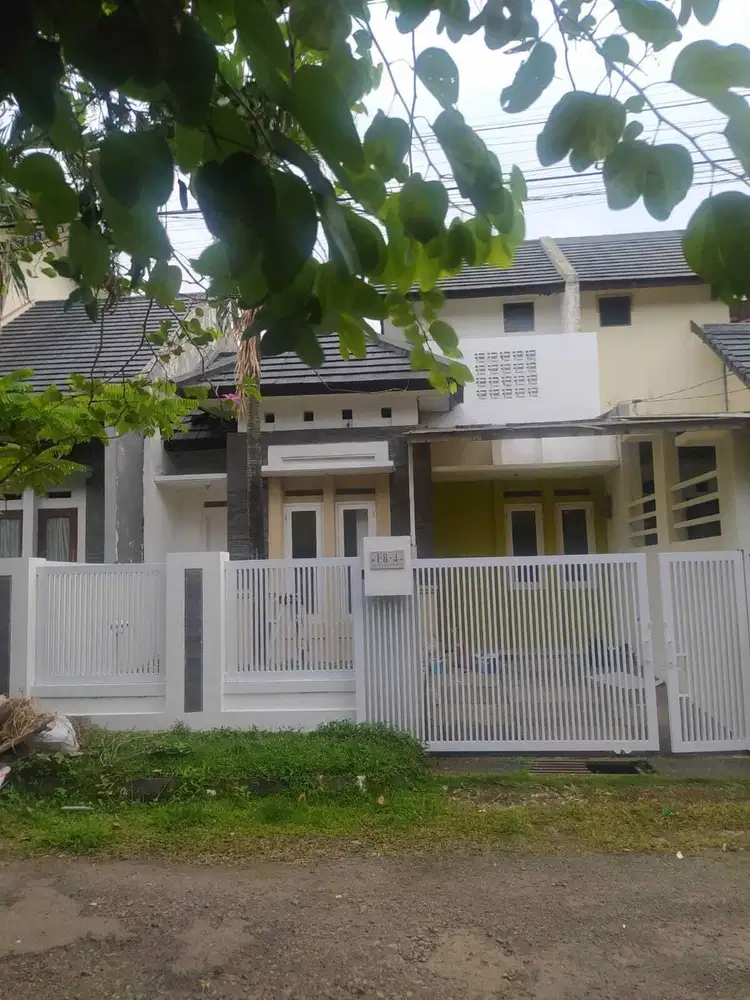 Jual Rumah siap huni di komplek buah batu regency bandung