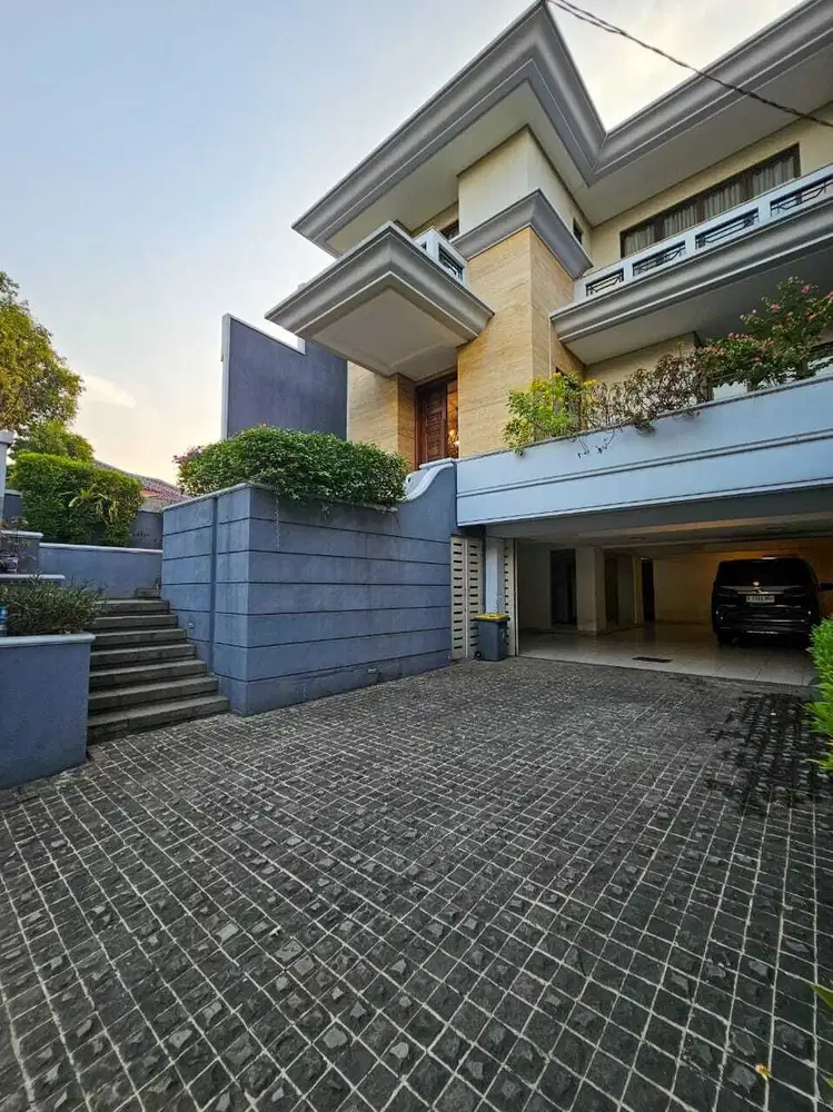 Dijual Rumah  Mewah Modern Siap huni Di Area Pakubuono kebayoran baru