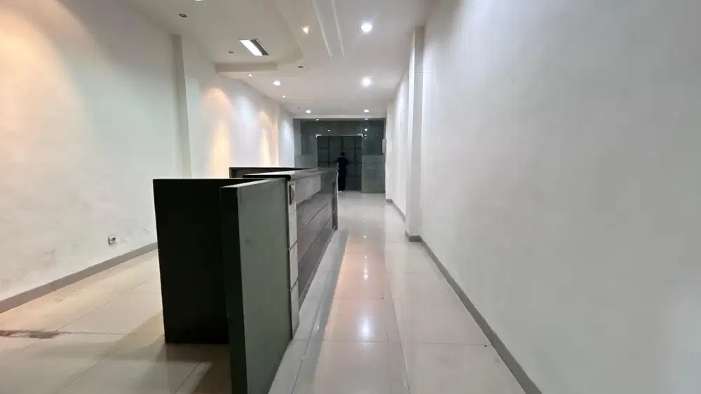 Dijual 1 Unit Ruko Jl. Kesawan 4.5 Lantai