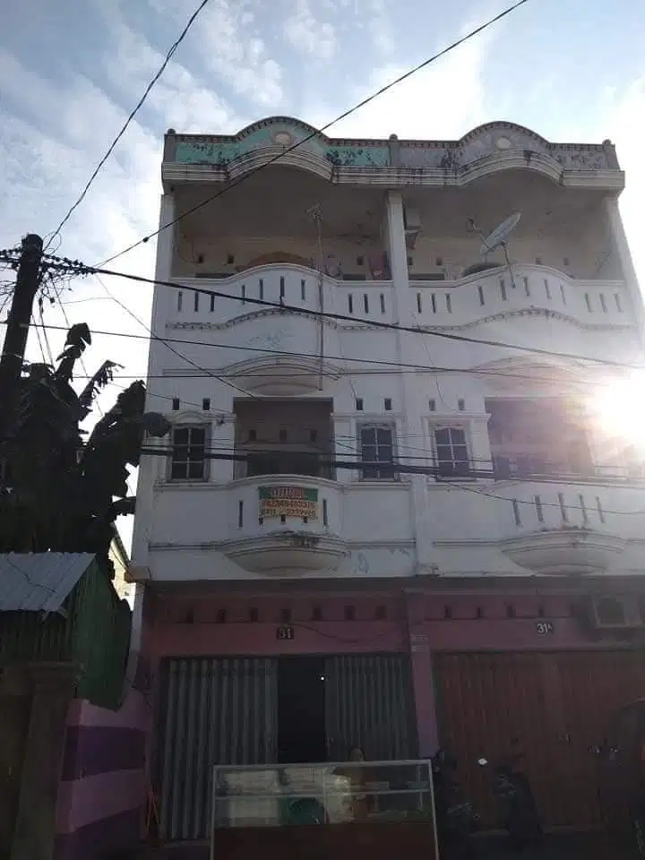 Turun Harga 2 Ruko Jl Dangko 3 Lantai LT 84 mtr 4.3x18 LB 4.3X14X3 lti