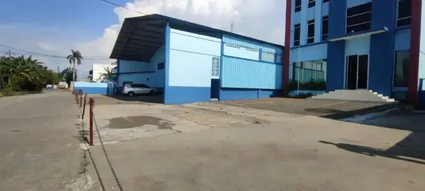 DISEWAKAN GUDANG DAN OFFICE DI DAAN MOGOT KM.10