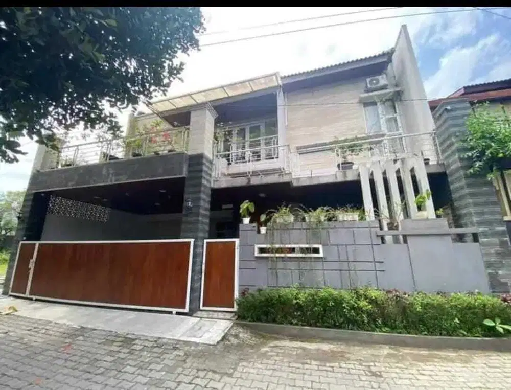 Rumah mewah di jalan palagan km 7