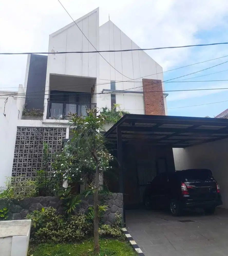 Rumah Cantik Ketintang Surabaya