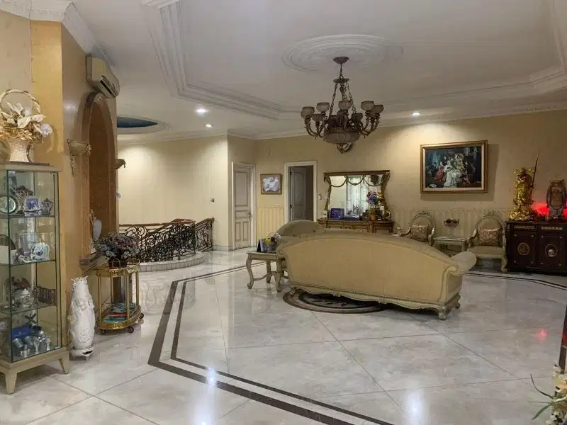 dijual rumah lama siap huni di Salemba Jakarta Pusat