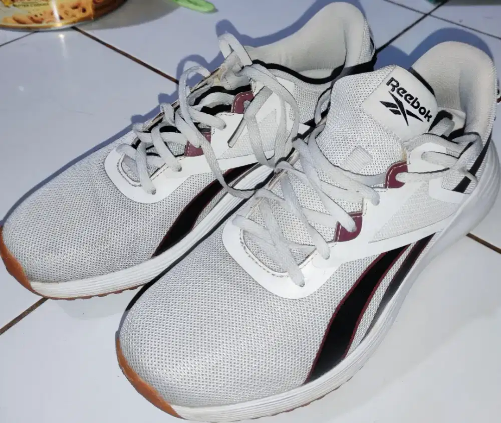 SEPATU REEBOK CASUAL RUNNING ORIGINAL