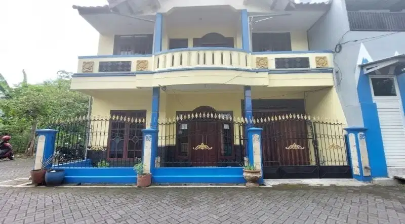 kos kamar 18 samping gerbang kampus UNMUH butuh uang segera