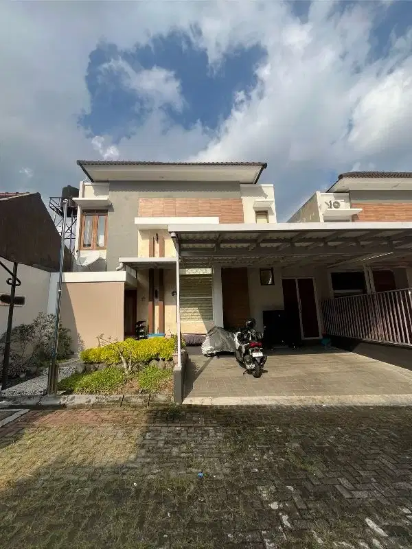 Rumah bagus di perum elit gland tlogoadi