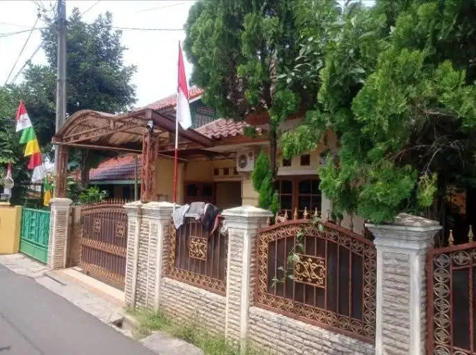 Dijual Cepat Rumah Mewah Strategis di Beji Kota Depok