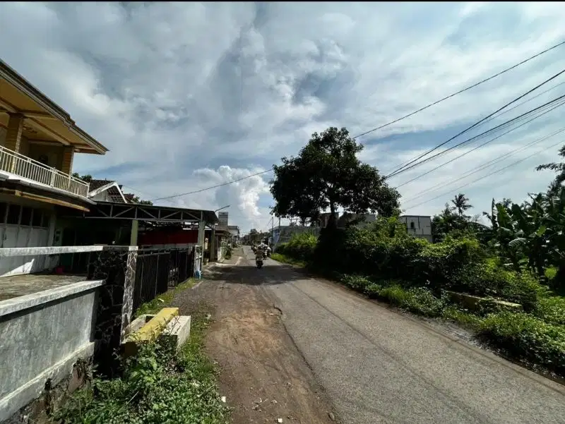 tanah murah buat investasi dibawah pasaran pinggir jalan ngenep