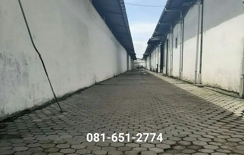 Pabrik Plastik di Mojokerto.