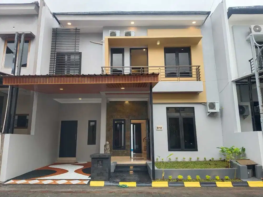 Rumah bagus  2 lantai siap huni dekat hotel hyyat