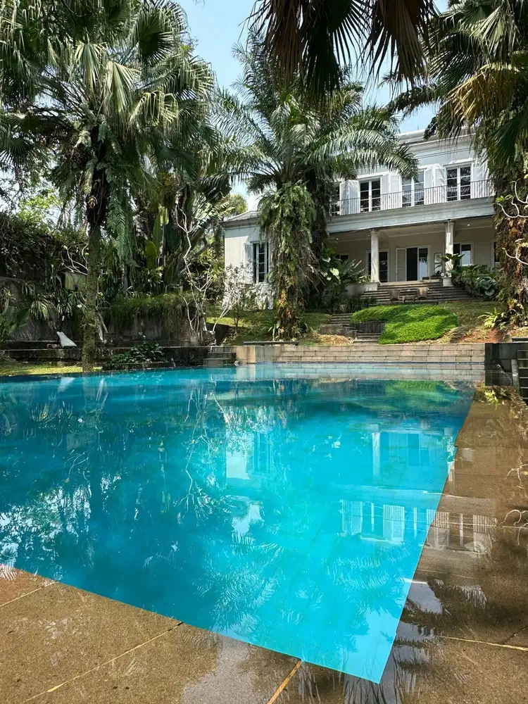 FOR SALE SENTUL CITY - CLUSTER NORTHRIDGE  LUXURIOUS AMERICAN CLASSIC