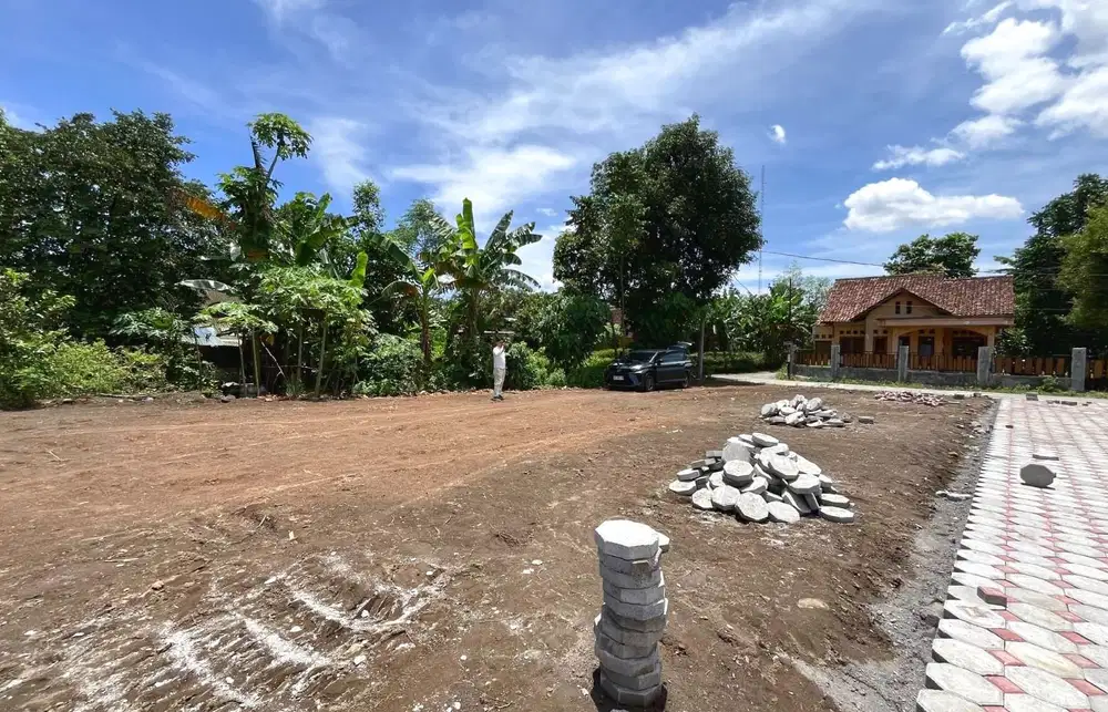 Tanah Strategis Jl. Tugu Semar Berbah Dekat JEC