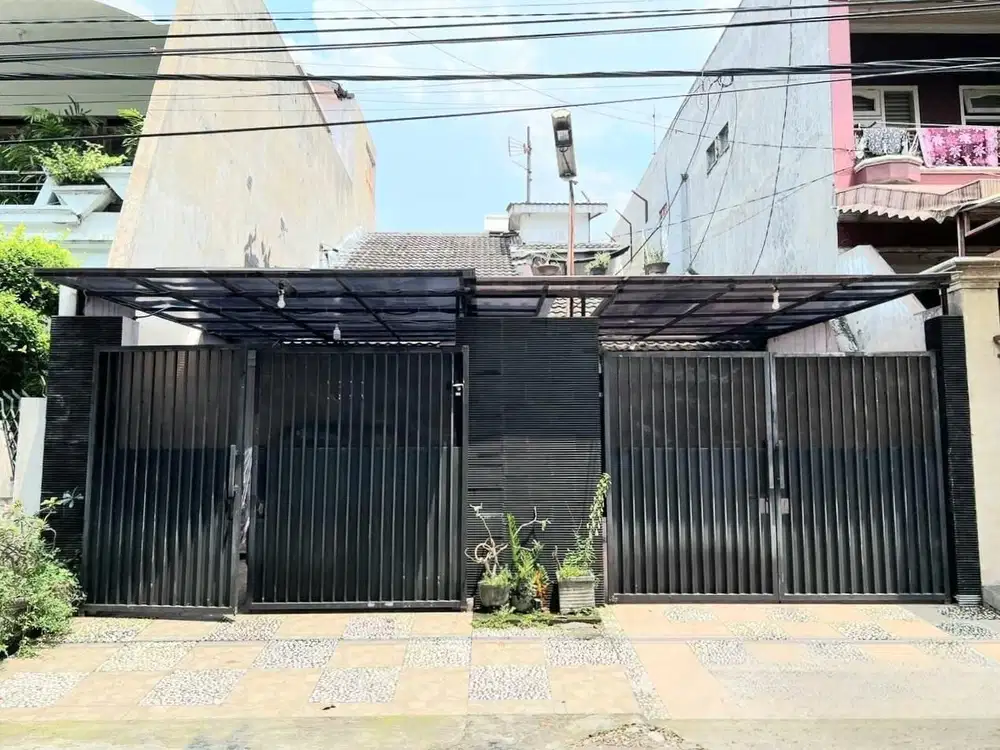 DIJUAL CEPAT  Rumah Luas Murah Strategis Di BARATA JAYA Surabaya Kota