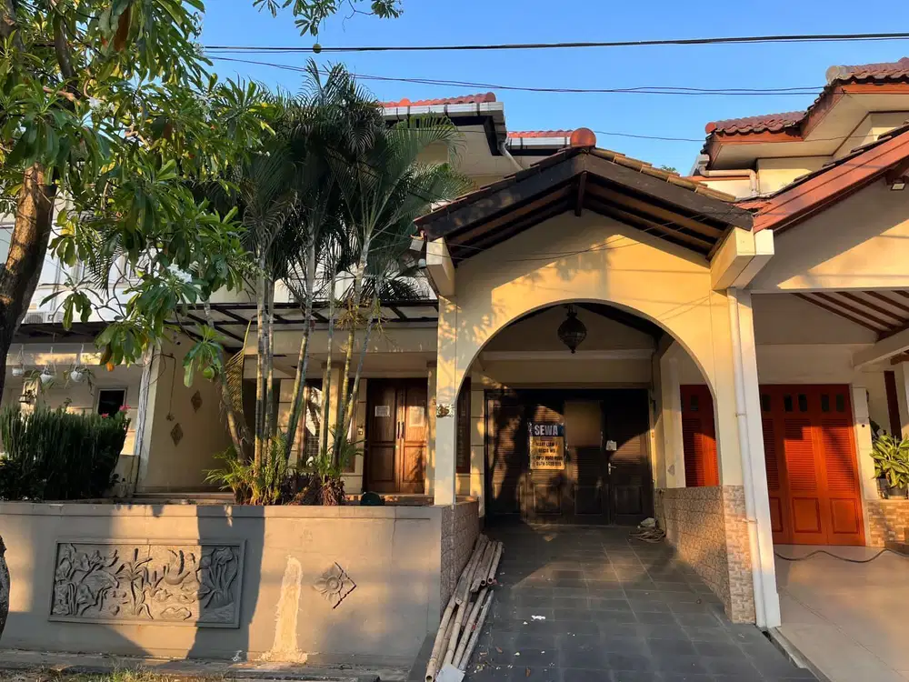 Sewa Rumah Beverly 4 Kamar Furnish, Lippo Cikarang, Bekasi