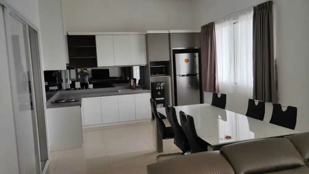Disewakan Rumah Furnished Crown Golf Pantai Indah Kapuk Jakarta Utara