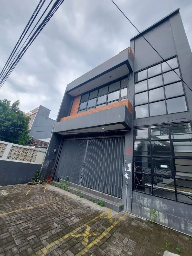 Dijual Ruko 2,5 Lantai Di Pinggir Jalan Antapani Purwarta Kota Bandung