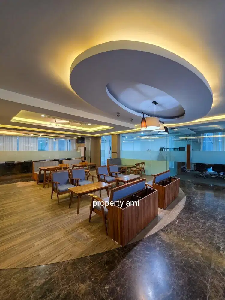 Jual gedung komersial 5 lantai di Kebayoran Baru Jakarta Selatan