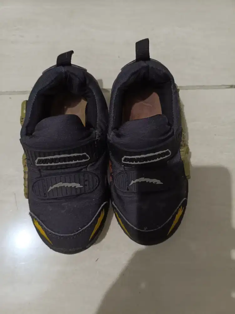 Dijual Cepat Sepatu Anak Dinokings Sz 27