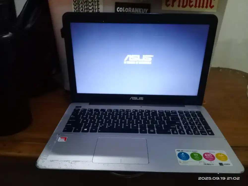 Dijual laptop Asus ASUS X555QA