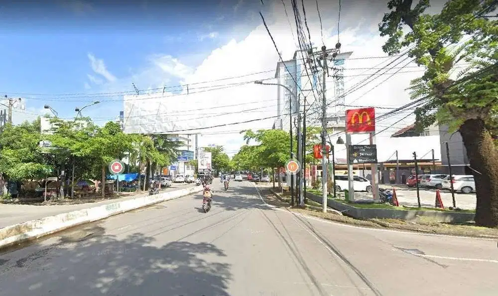 DIJUAL RUMAH LUAS DI PUSAT KOTA JL. SULTAN HASANUDDIN