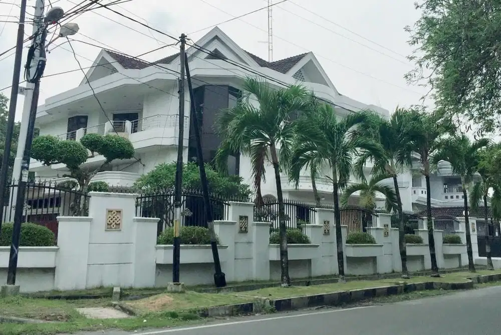 Dijual - Disewakan Villa Mewah Jl. Ir H Juanda