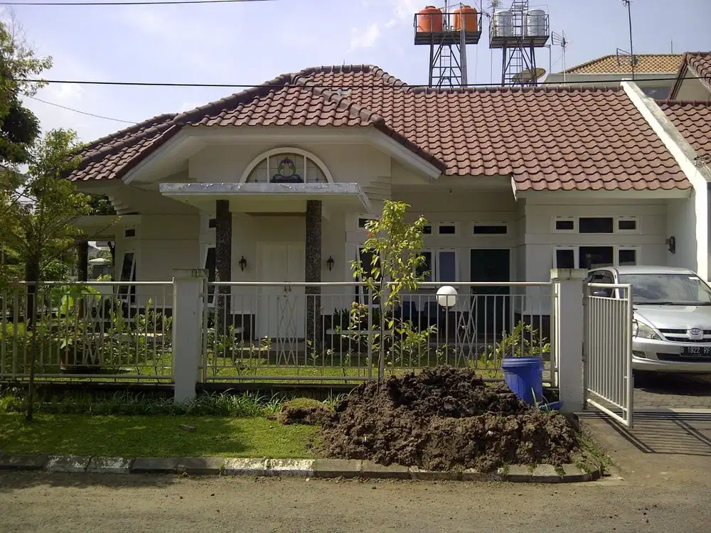Rumah siap huni dalam komplek Batununggal Soekarno Hatta Bandung kota