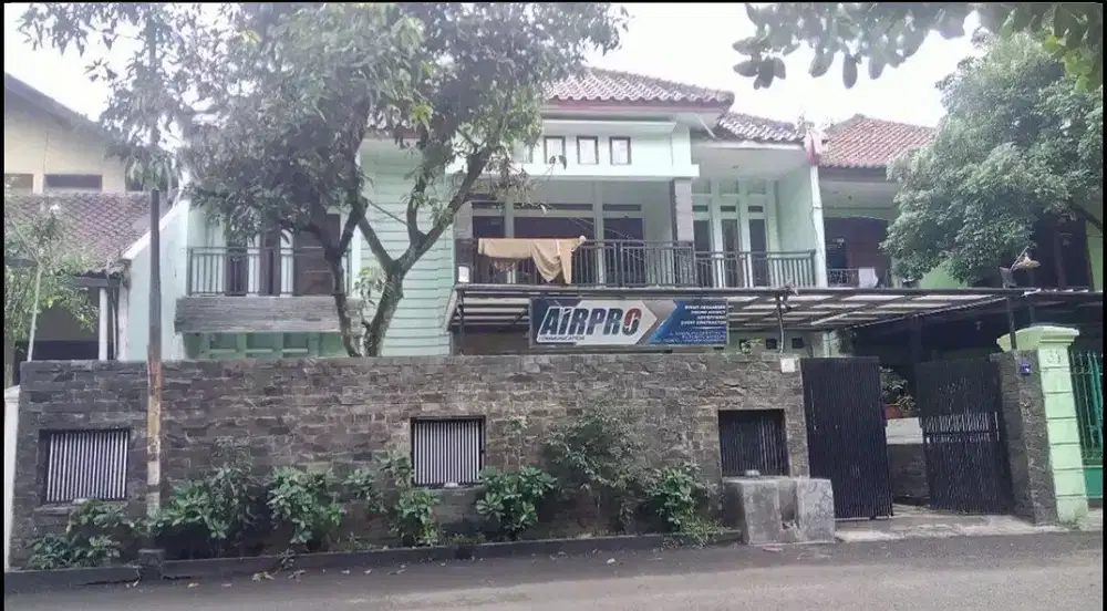 Rumah Bagus Terawat Lokasi Strategis Suryalaya Bandung