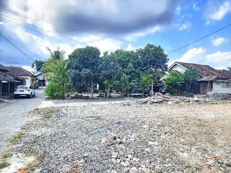 Dekat Pasar Gentan Legalitas SHM di Jl. Kaliurang Km.10 Sleman