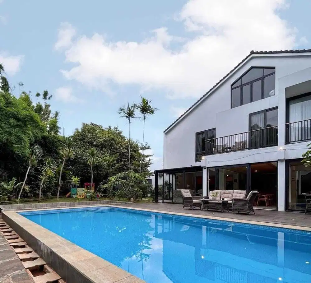 Dijual Rumah Luas di Veteran Jakarta Selatan