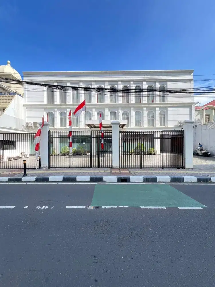 FOR SALE KEBAYORAN BARU MINI BUILDING, PRIME AREA DEKAT SENAYAN