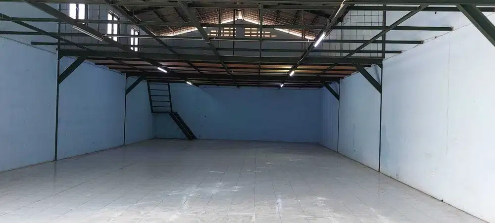 DISEWAKAN GUDANG BAGUS TERAWAT SAYAP TAMAN KOPO INDAH KOPO BANDUNG