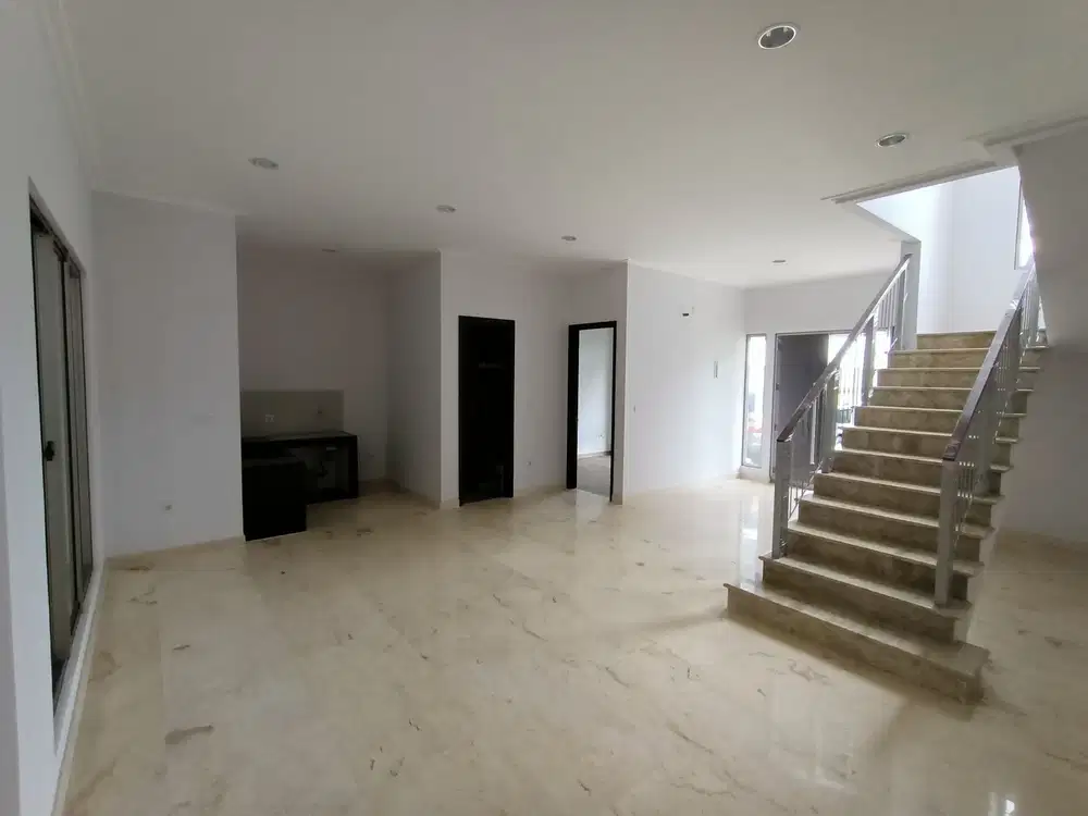 Disewakan Rumah Golf Island PIK Pantai Indah Kapuk Jakarta Utara 8x15