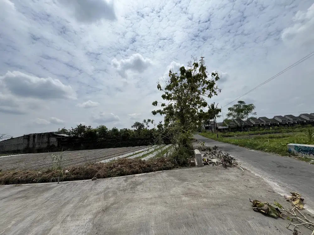 2 jtan dekat Kampus PPPPTK Jl Besi kaliurang dijual cepat