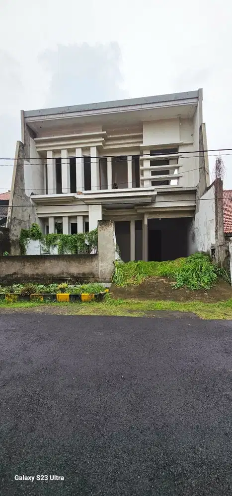 Jual apa adanya bangunan rumah masih 90% Rungkut Asri 2lt